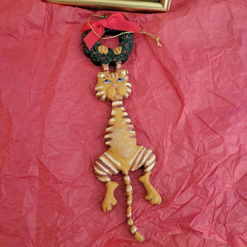Kurt Adler Cat Hanging on Wreath Wooden Christmas Ornament ~ Cute!